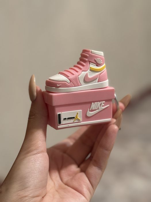 Чехол M&K для AirPods 3 белый, розовый