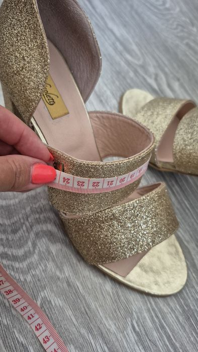 Sandale aurii 38 sau 38.5 Noi piele