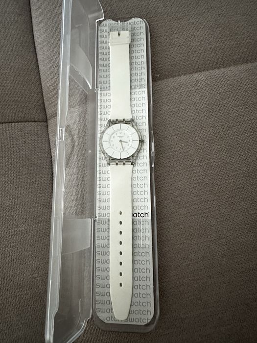 Дестски часовник Swatch