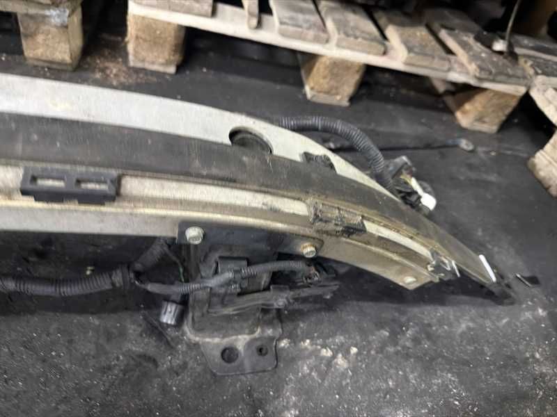 Усилитель бампера Genesis G80 2016