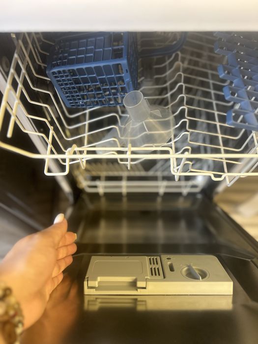 Продам посудомоечную машинку Indesit