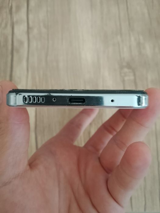 Telefon sotiladi