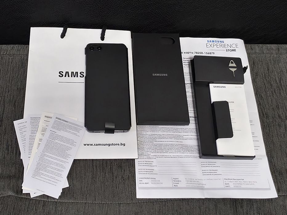 КАТО НОВ 256GB Samsung Z Flip 5 Гаранция Experience Store '25 Graphite