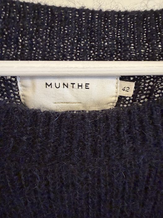 Münthe ефектен пуловер