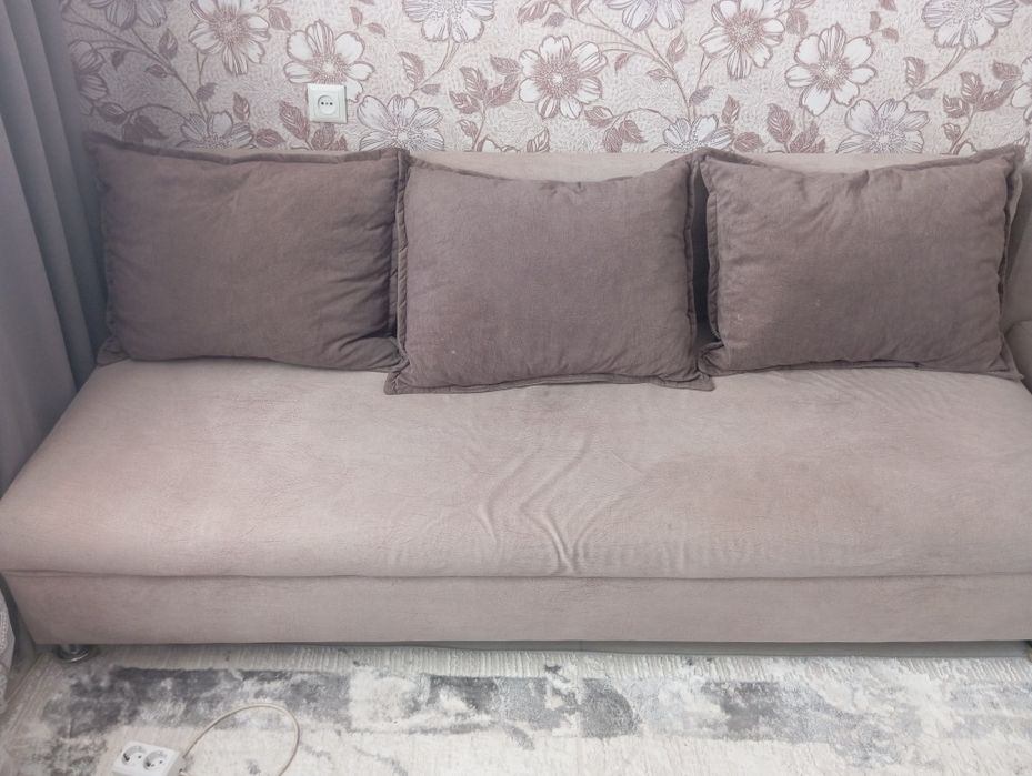 Продам два дивана по 2 метра