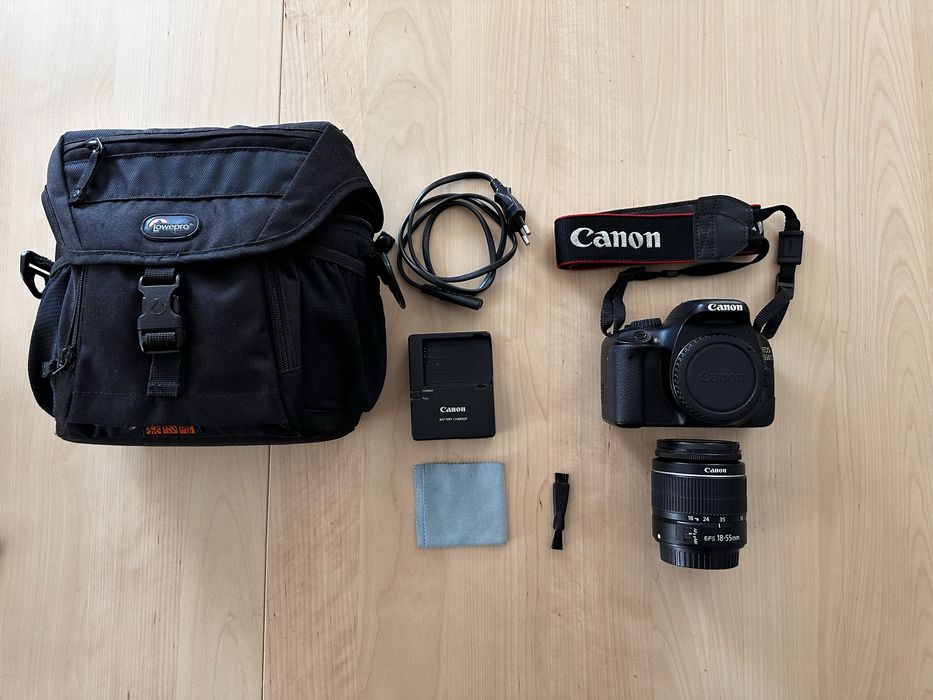 Canon EOS550D + Obiectiv 18-55
