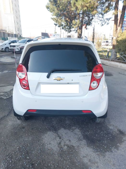 Оқ СПАРК, 2022 йил, тоза, 35000 км, уй-иш-уй ҳайдалган.