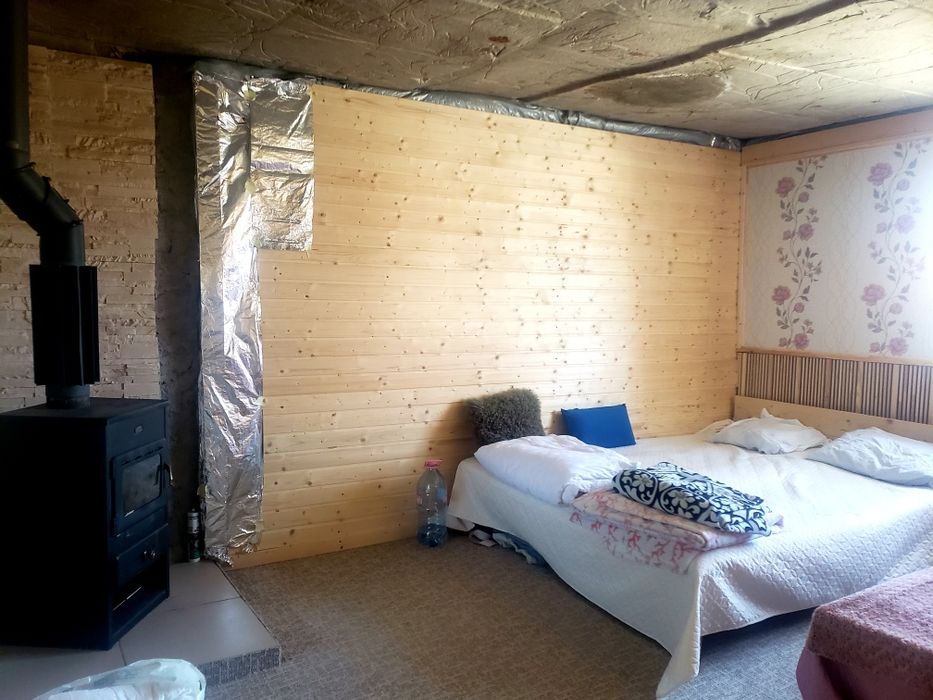 Vand casa aproape de oraș.