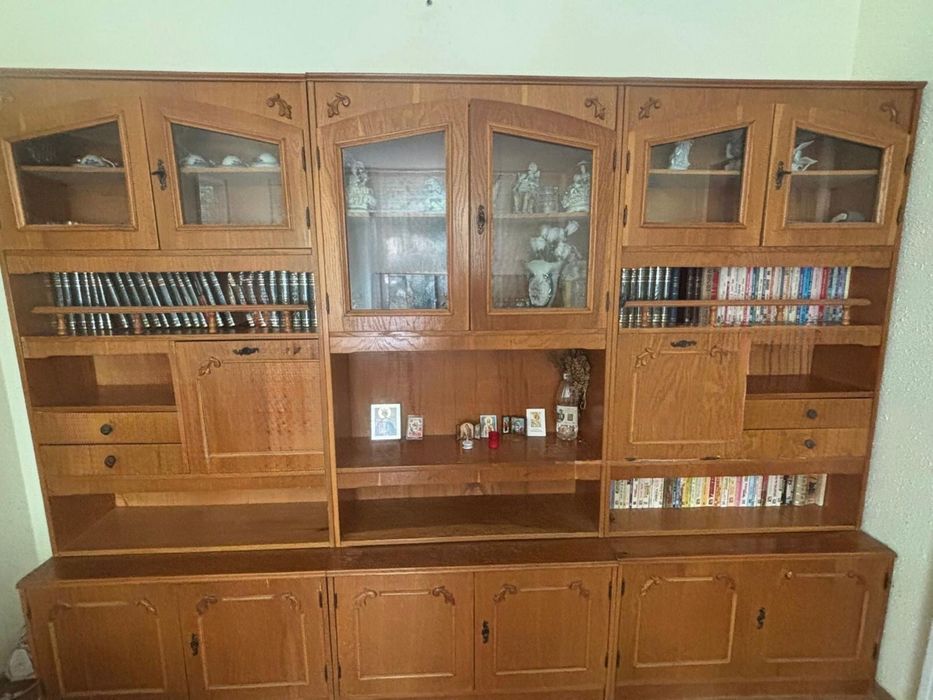 Mobilier din lemn