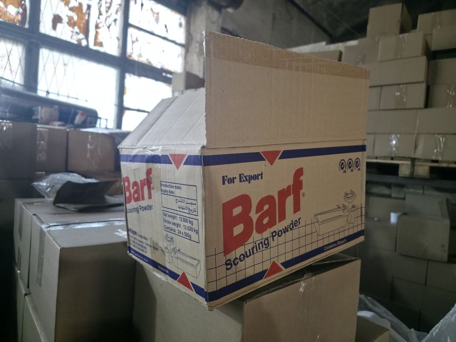 Картонный коробка