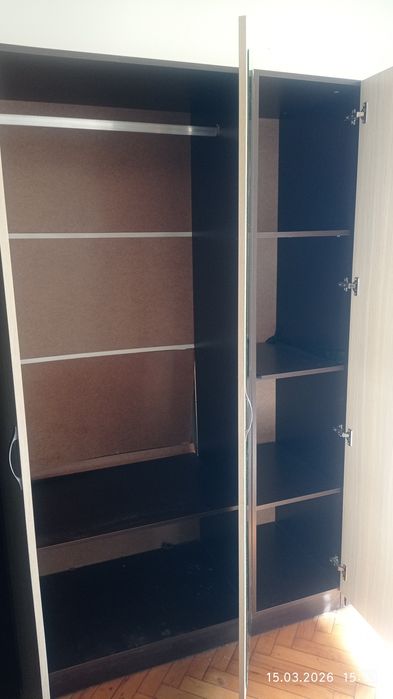 Спалня комплект с 2 трикрилни гардероби