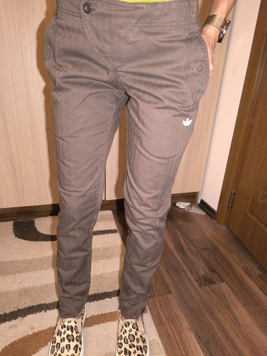 Adidas нов дамски спортен панталон  ХС размер