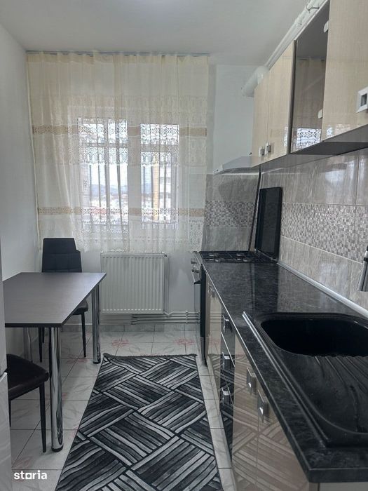 Campina - ap. 2 cam renovat - mobilat - 1800 Lei/Luna