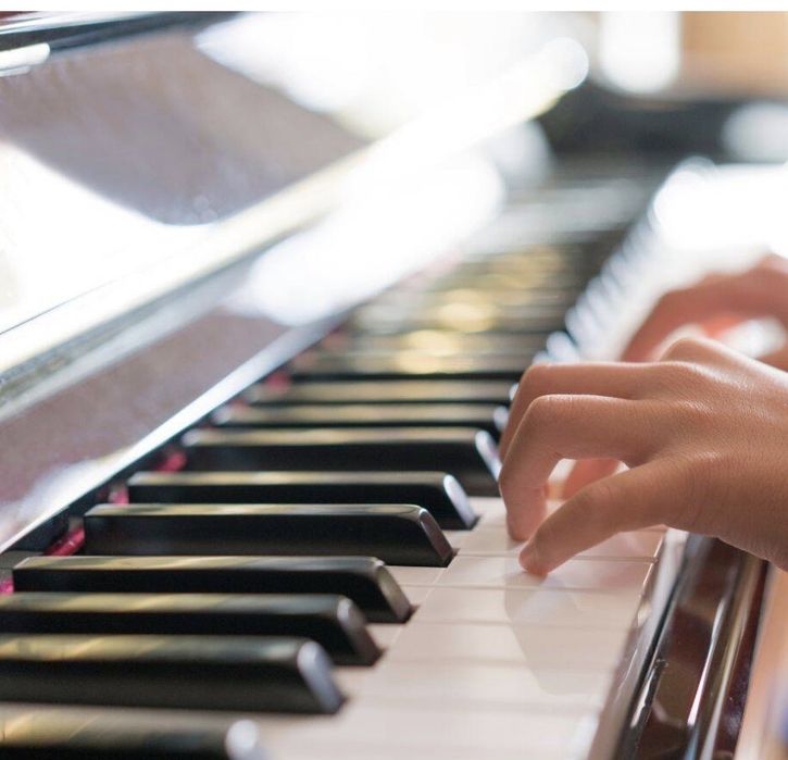 Lectii de pian pentru copii 100 lei