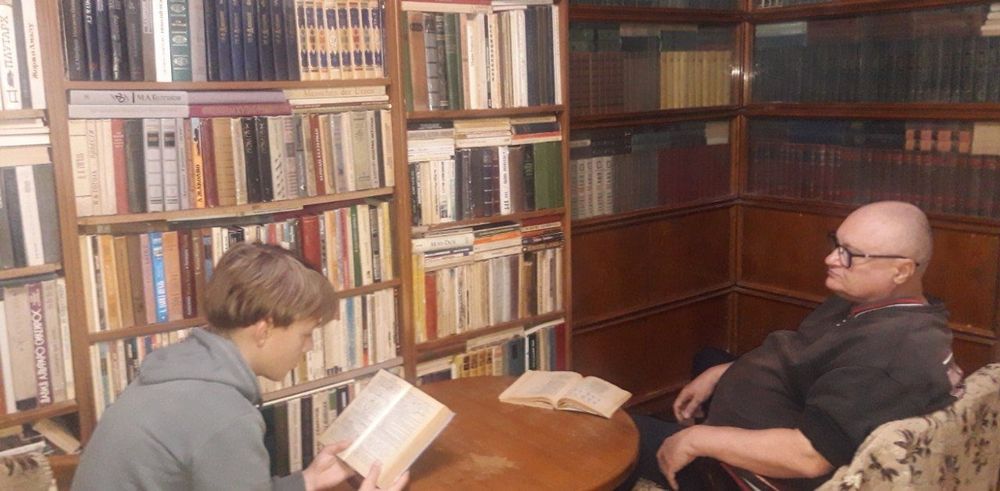 РЕПЕТИТОР английского языка .  Чилонзарский район, 2 квартал.