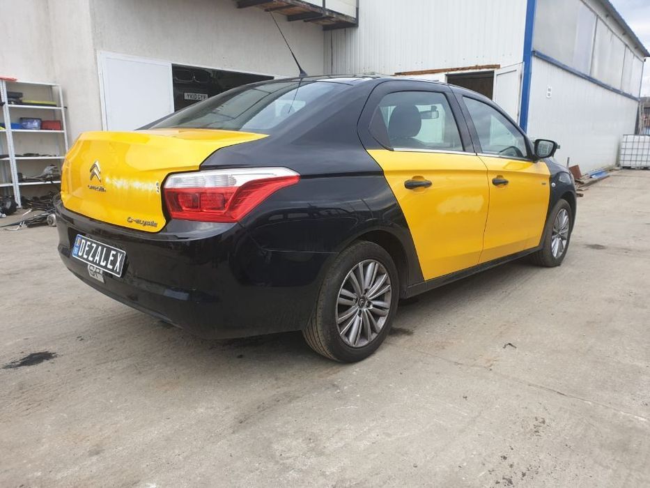 Dezmembrez Citroen C-Elysee
