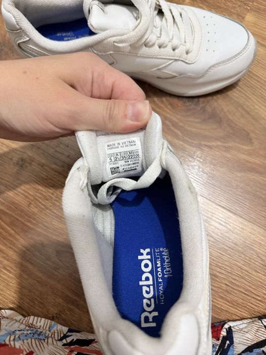Продам обувь reebok