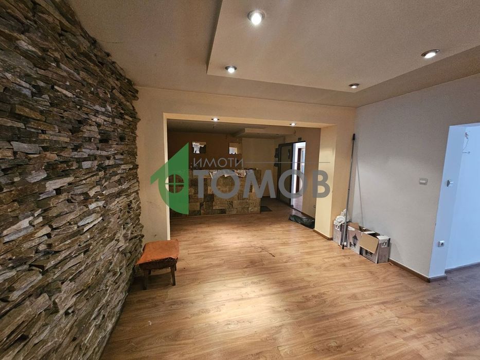 Заведения за продажба в Широк Център