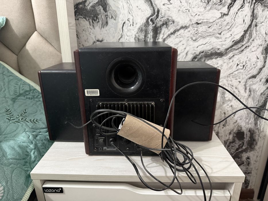 Акустика Microlab 2.1 (сабвуфер + 2 колонки) в деревянном корпусе