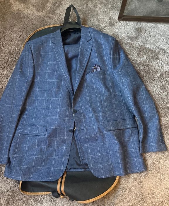 Costum de petrecere mărimea 62