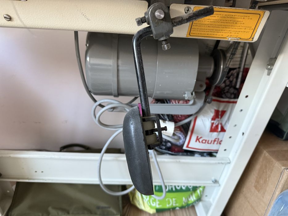 Masina de cusut PFAFF de vînzare