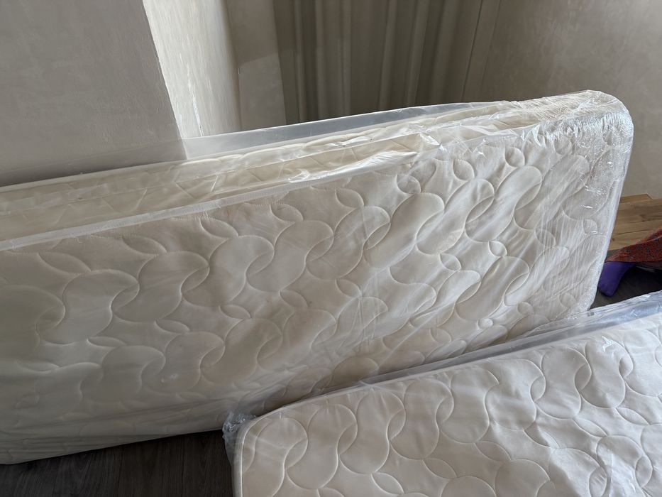 продаю матрас, 2 шт 2м 90см