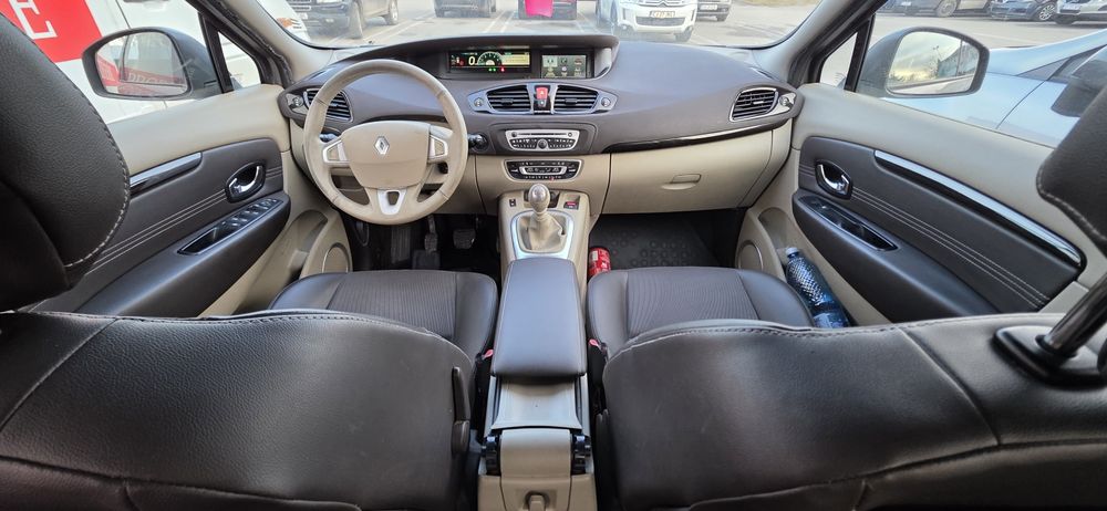 Renault Grand Scenic 2012 .7 locuri. 1,5 diesel
