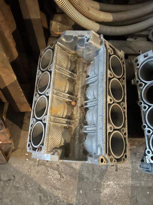 Блок от v8 mercedes