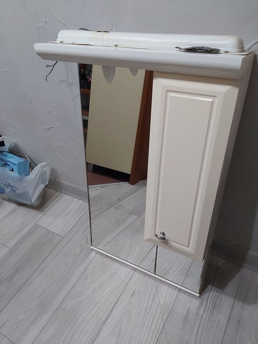 Продаю зеркало для ванной.