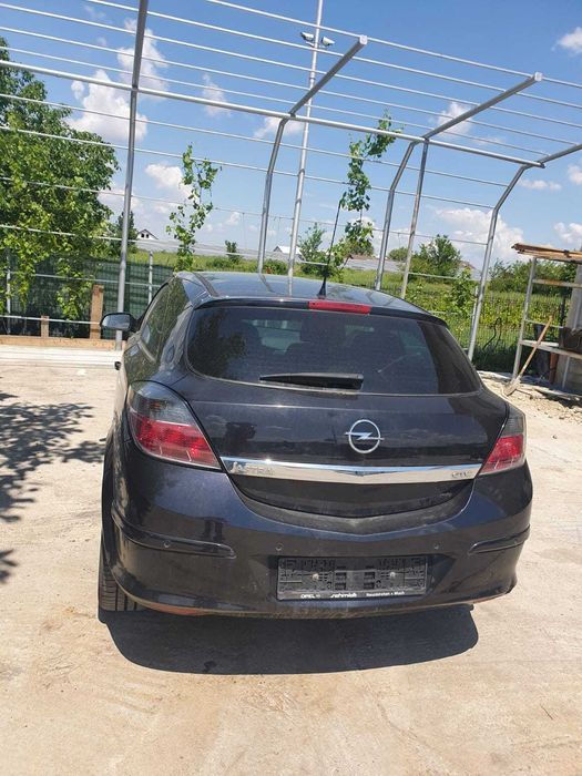 Piese din Dezmembrari Opel Astra H GTC: 2006 -2010 1.7 Cdti Z17Dtr