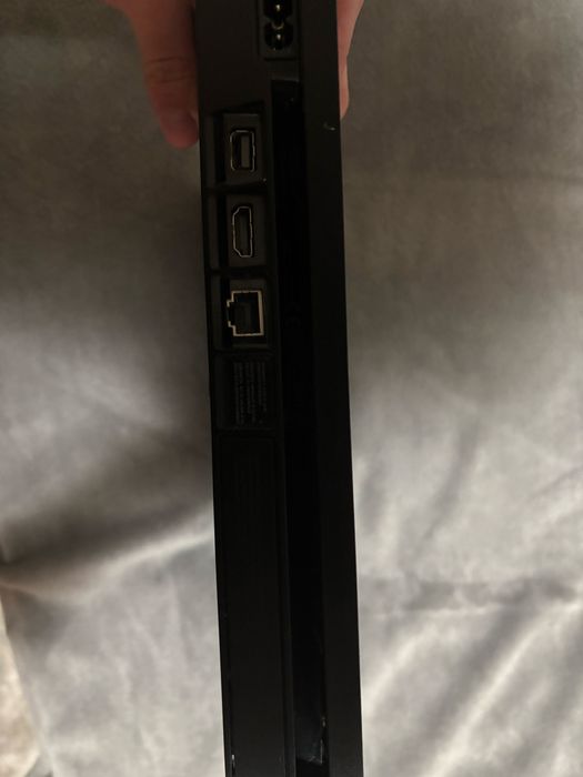 Vand ps4 slim 825 gb