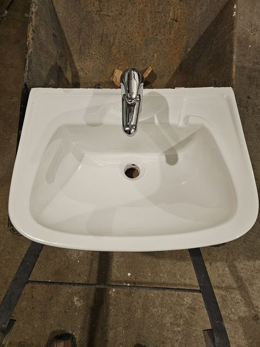 Мивка със смесител - (53,5х41)