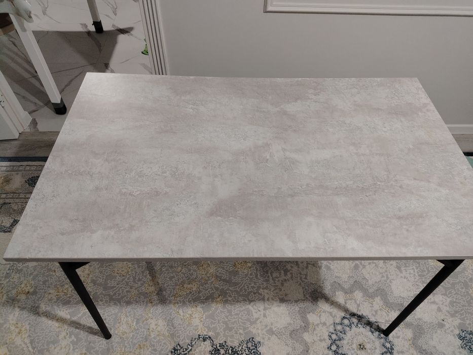 Продам кухонный стол