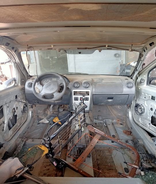 Lampa / Tripla stop dreapta pe aripa Dacia Logan prima generatie