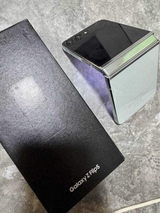Samsung Z Flip 5