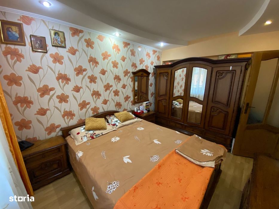 Apartament 3 Camere Decomandate | Zona Centrală | 2 Băi & Pod Privat