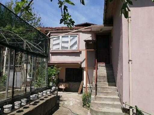 Двуетажна каменна къща в центъра на град Свищов