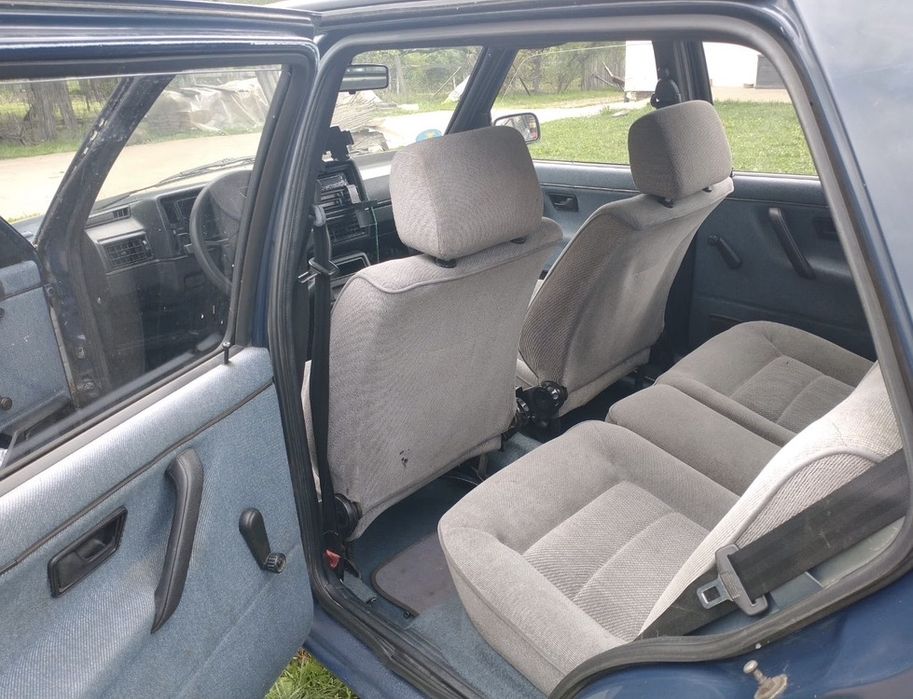 Volkswagen Golf 1988 diesel, 1.509 € — imagine 4