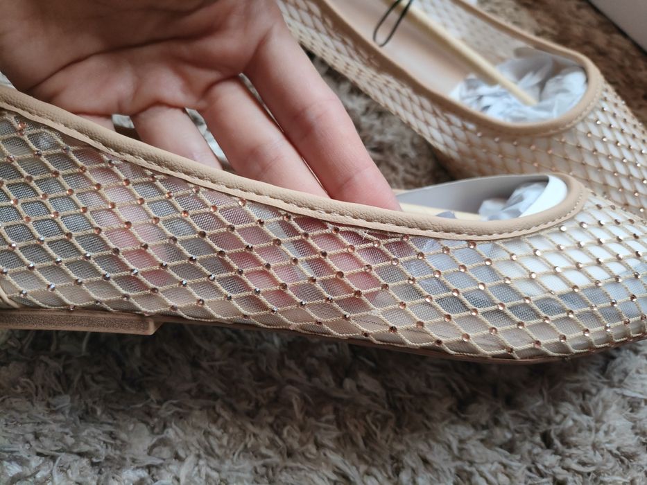 Отворени обувки балеринки MOHITO телесен цвят с камъни