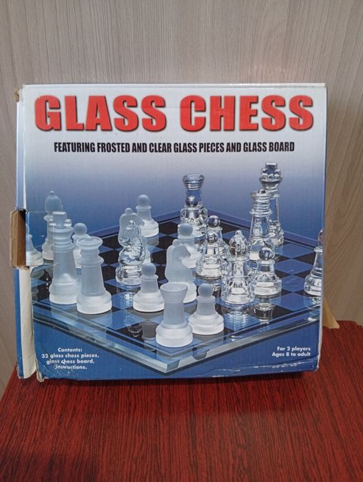 Шахматы стеклянные, подарочные