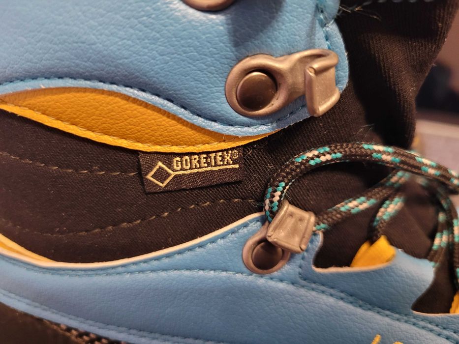 Трекинговые ботинки женские La Sportiva