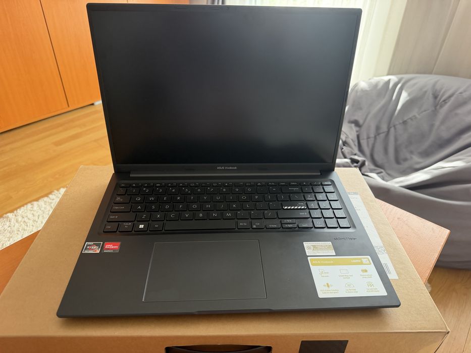 Asus Vivobook 16