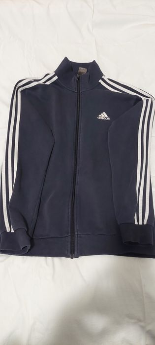 Продавам мъжки екип adidas
