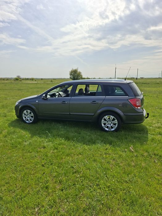 Opel Astra  H 1.6 Benzină