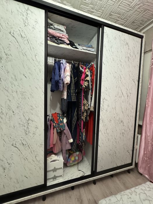 Угловой шкаф купе