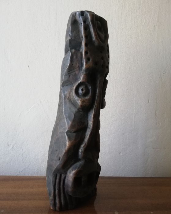 Много интересна и нестандарна глава от дърво. Маска.