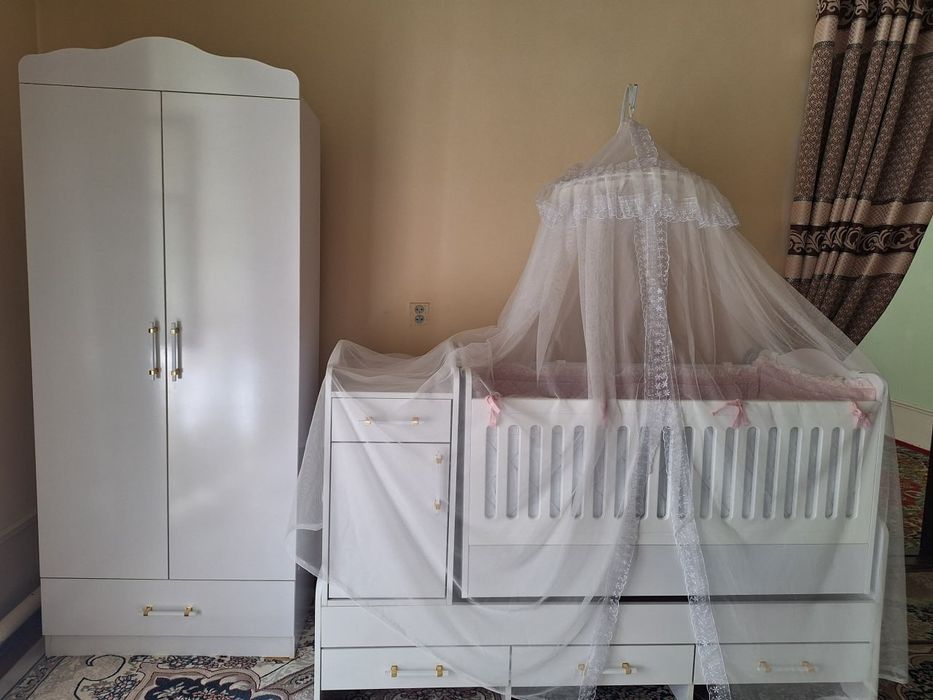 Продаётся детский кровать и шкаф новый