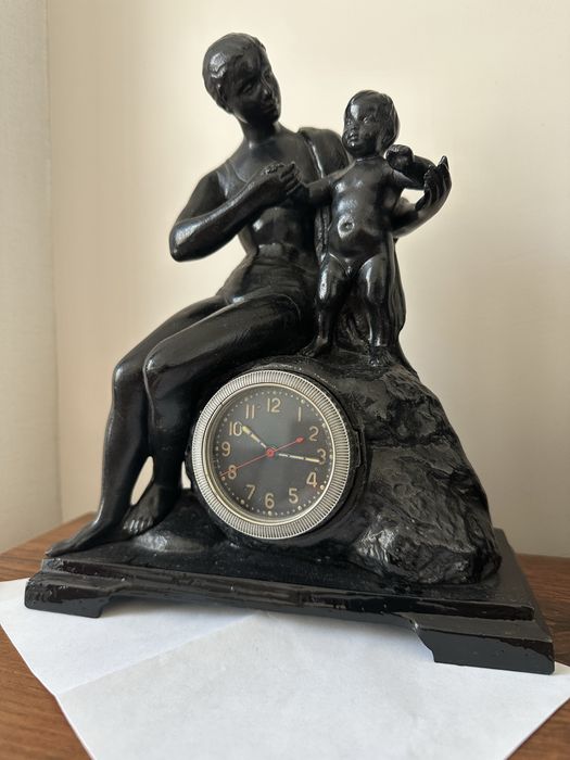 Часы "Материнство" (Касли, 1960), чугун.
