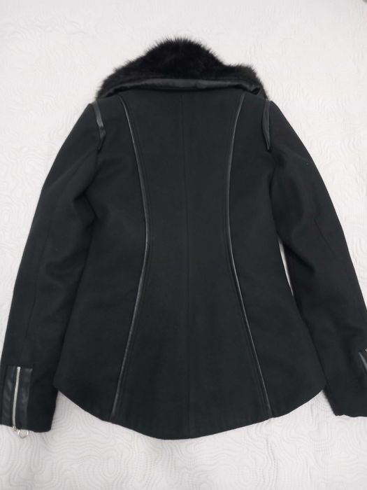 Късо палто от кашмир с яка от еко-косъм Paris black