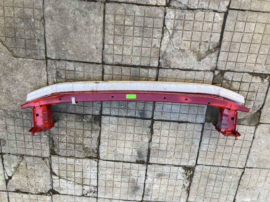 Греда предна броня за тойота аурис/Toyota auris 06-11г